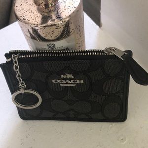 Keychain wallet with ID and credit cards!